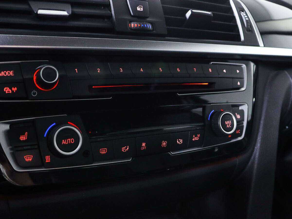 Купить БМВ 3 серии, 2017, 82 500 км.. Фото: #13