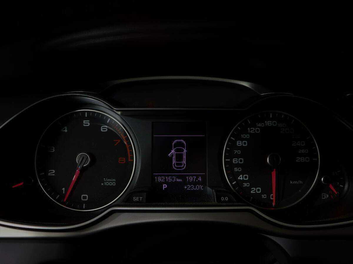 Купить Ауди А4, 2012, 182 500 км.. Фото: #10