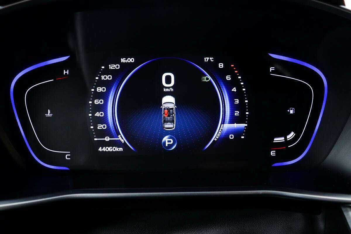 Купить Джили Кулрэй, 2021, 44 300 км.. Фото: #9