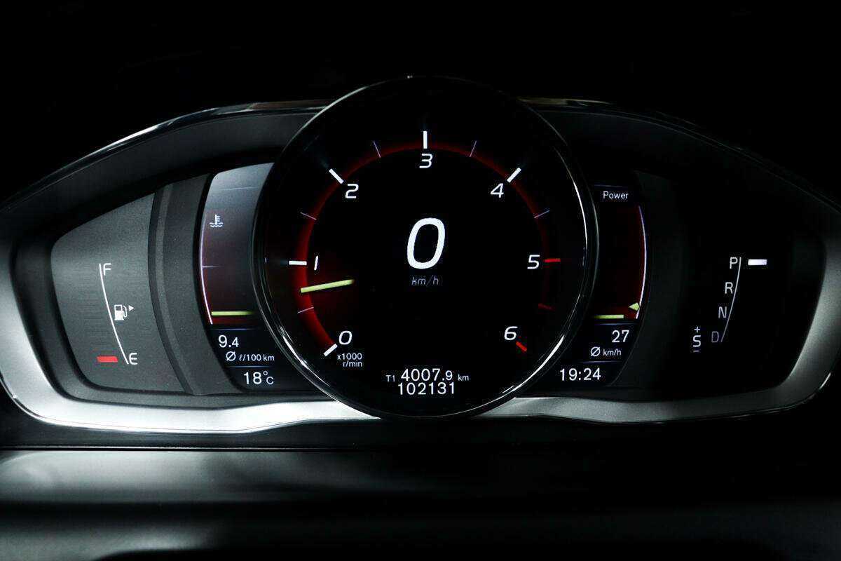 Купить Вольво ИксЦ60, 2014, 102 087 км.. Фото: #9