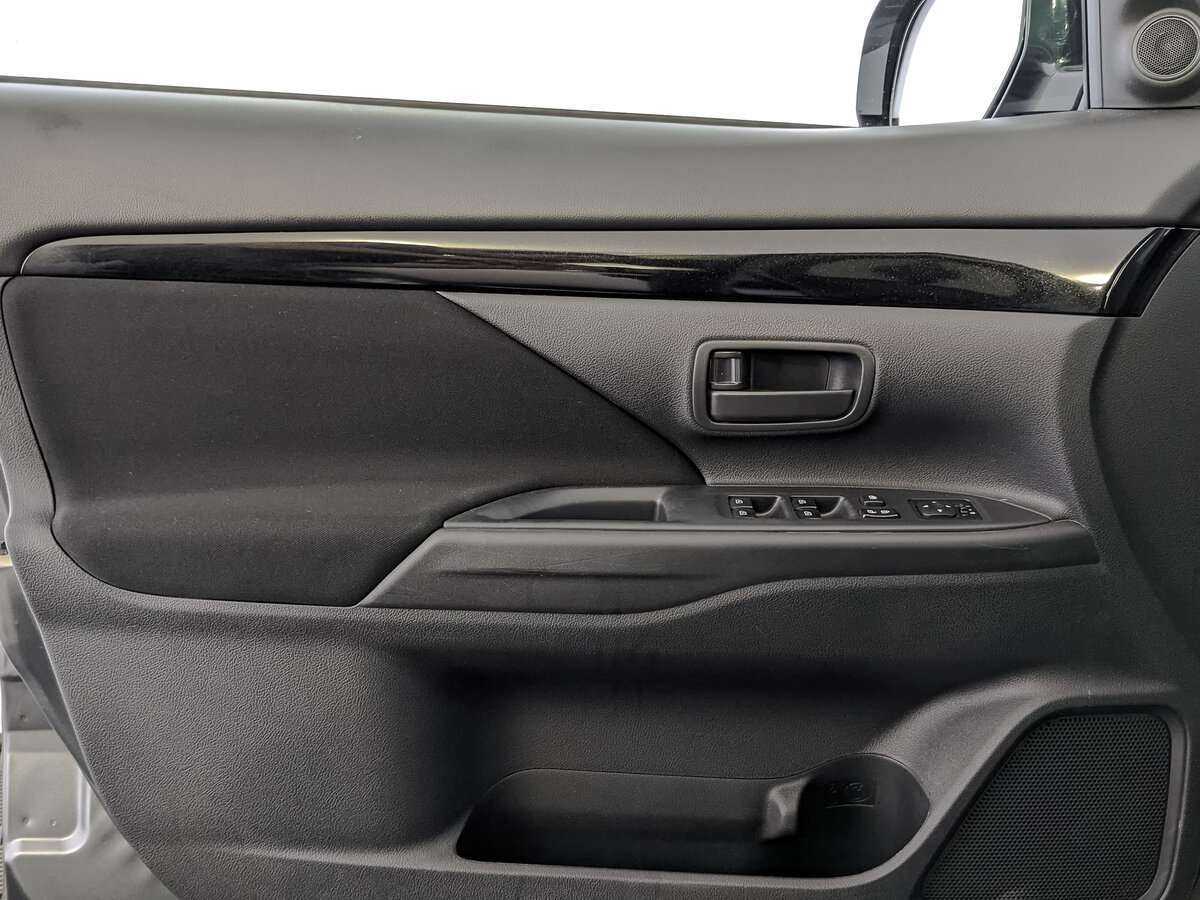 Купить Митсубиши Оутлэндер, 2019, 82 481 км.. Фото: #14