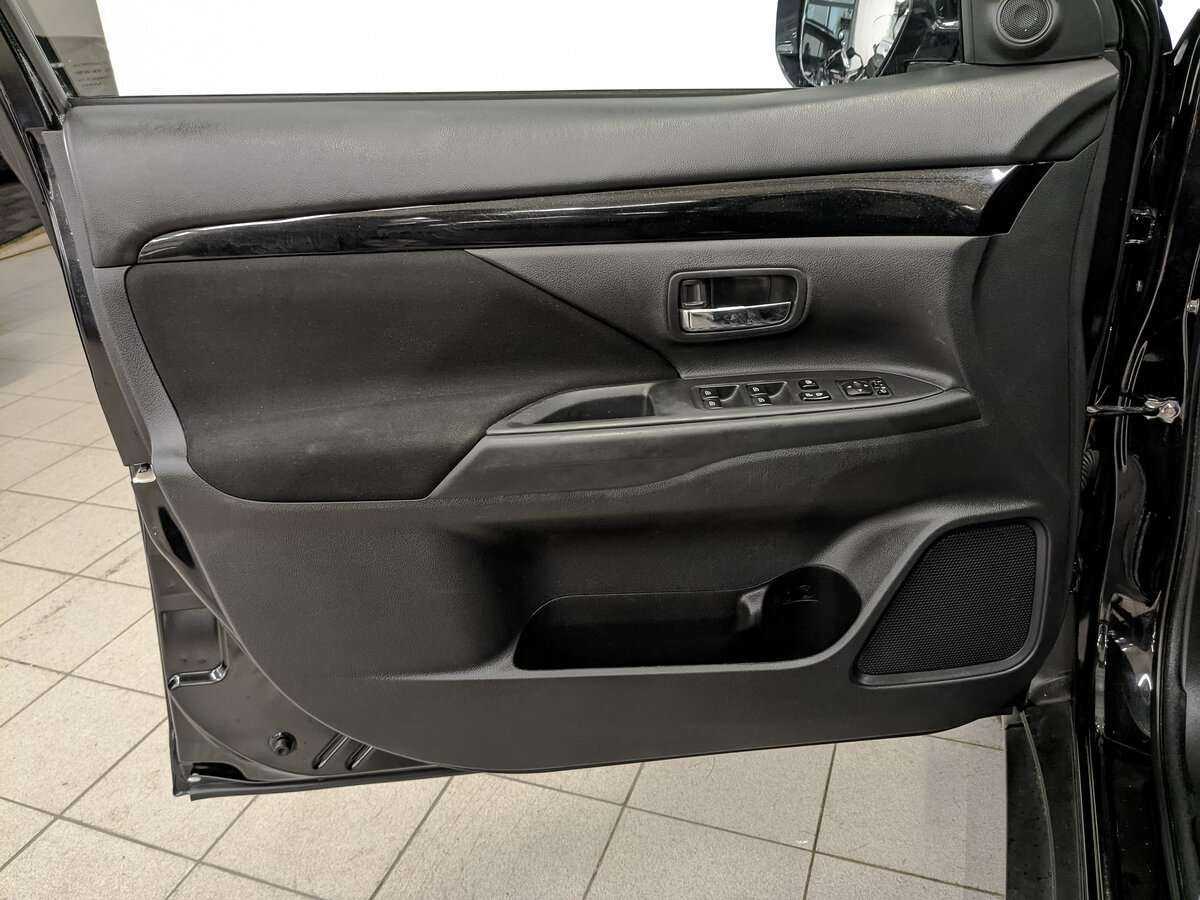 Купить Митсубиши Оутлэндер, 2020, 158 018 км.. Фото: #14