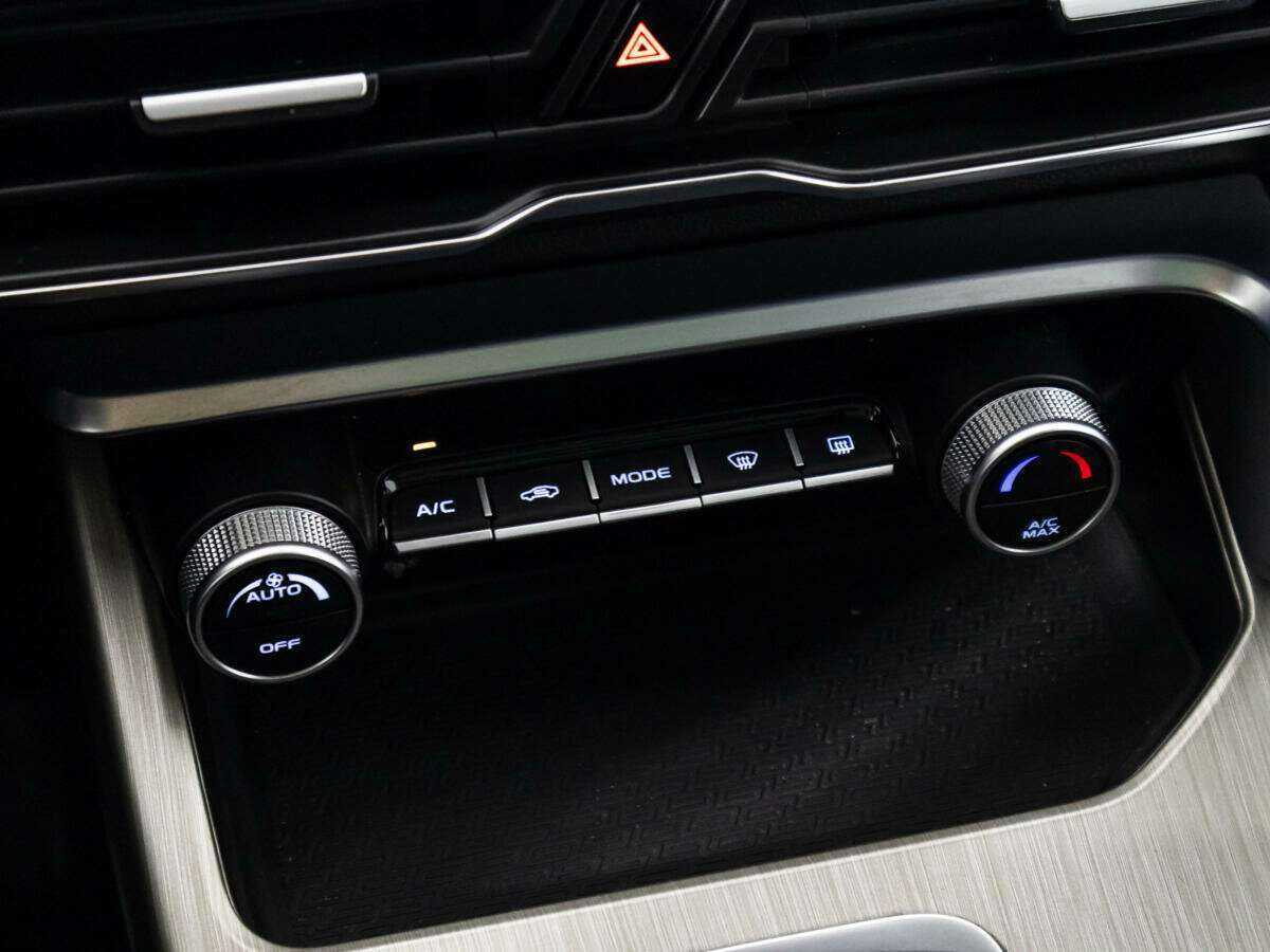 Купить Джили Кулрэй, 2023, 50 227 км.. Фото: #17