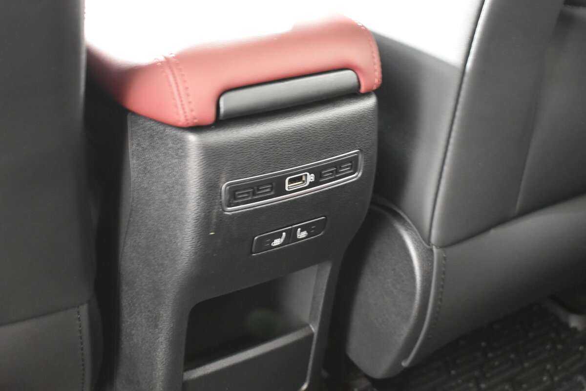 Купить Джили Кулрэй, 2023, 11 015 км.. Фото: #9