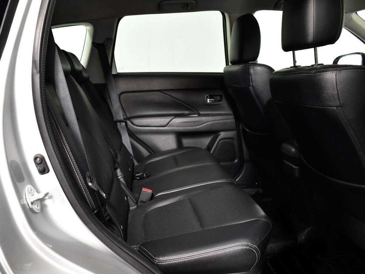 Купить Митсубиши Оутлэндер, 2016, 76 674 км.. Фото: #9