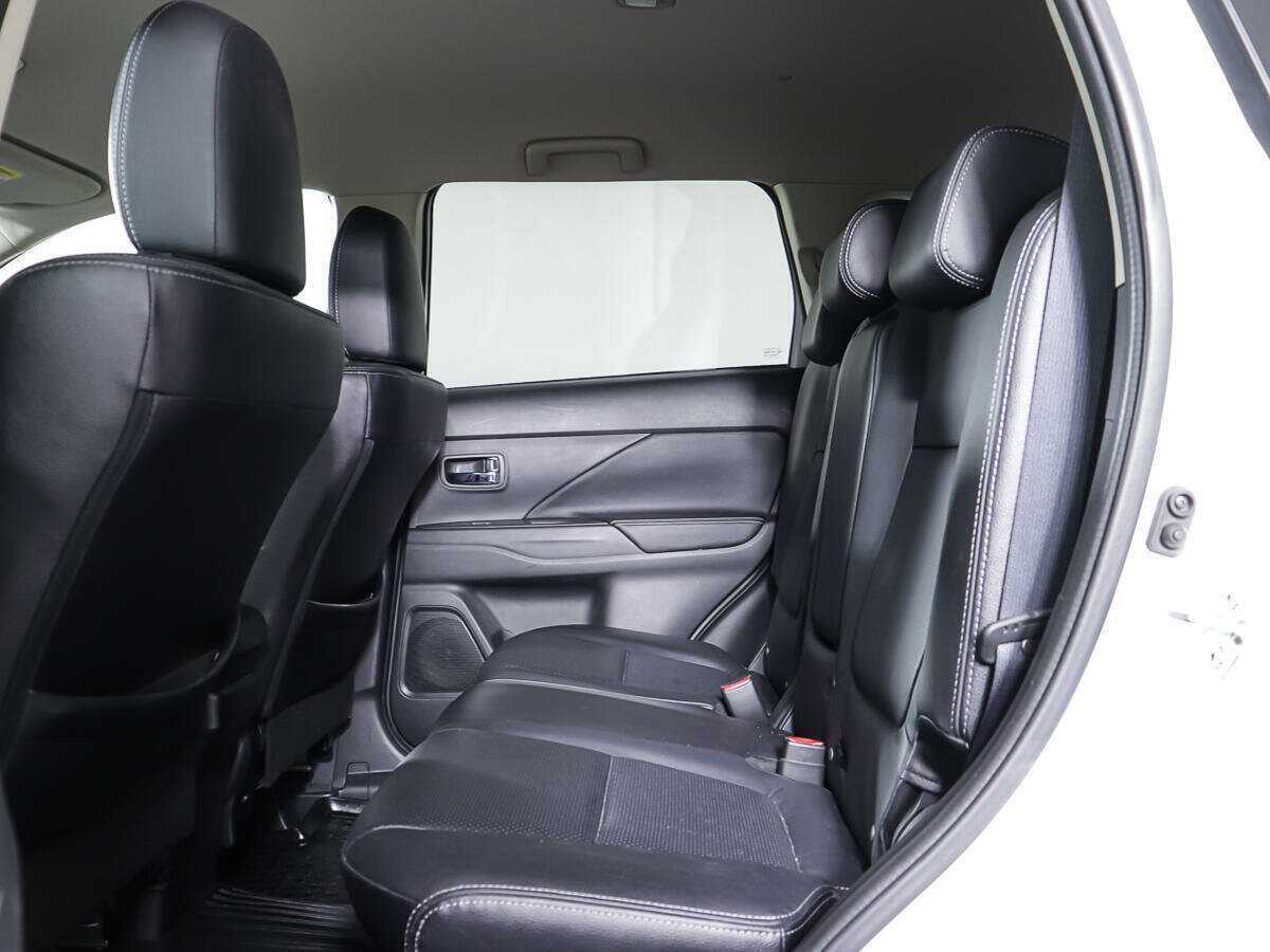 Купить Митсубиши Оутлэндер, 2016, 129 798 км.. Фото: #9