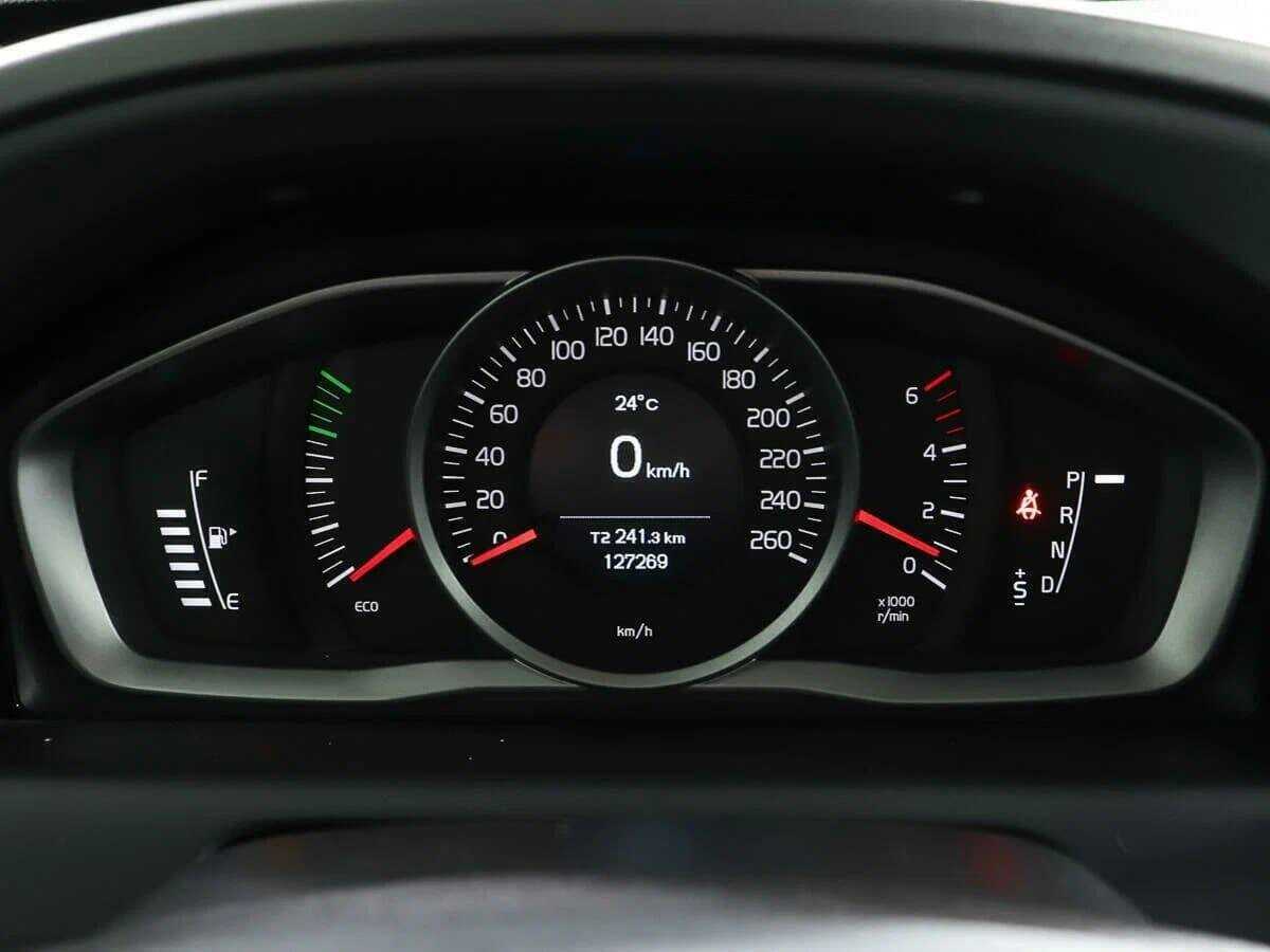 Купить Вольво ИксЦ60, 2017, 127 104 км.. Фото: #10