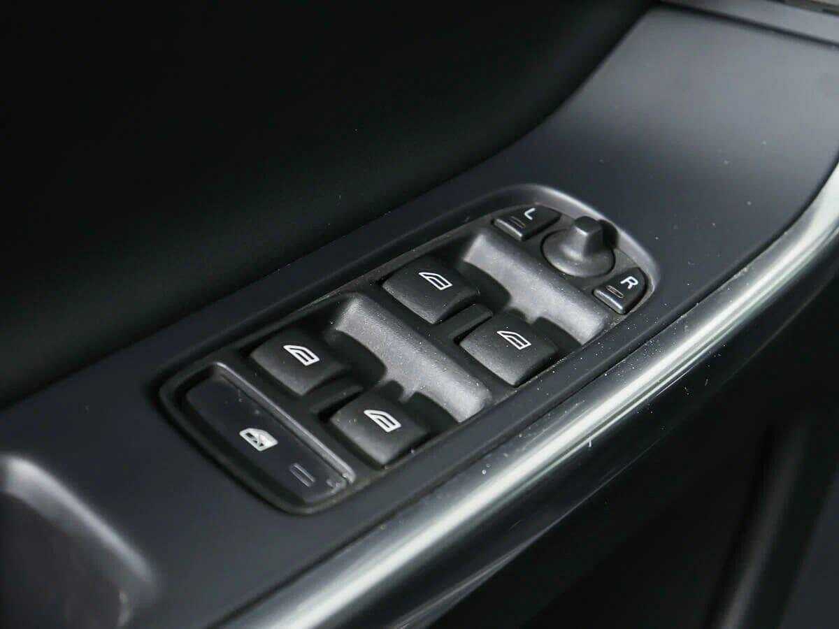 Купить Вольво ИксЦ60, 2017, 127 104 км.. Фото: #17