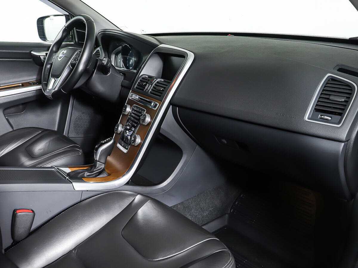 Купить Вольво ИксЦ60, 2015, 95 593 км.. Фото: #8