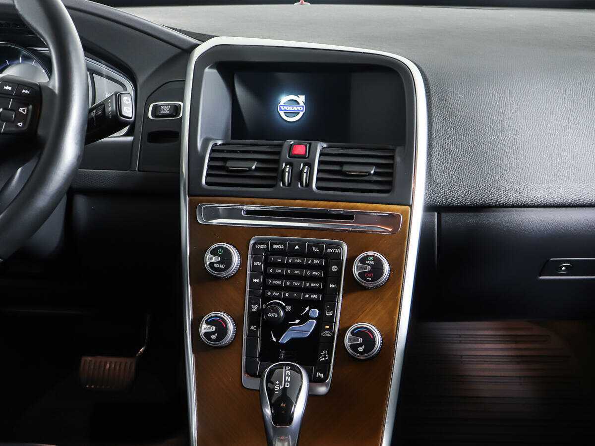 Купить Вольво ИксЦ60, 2015, 95 593 км.. Фото: #11