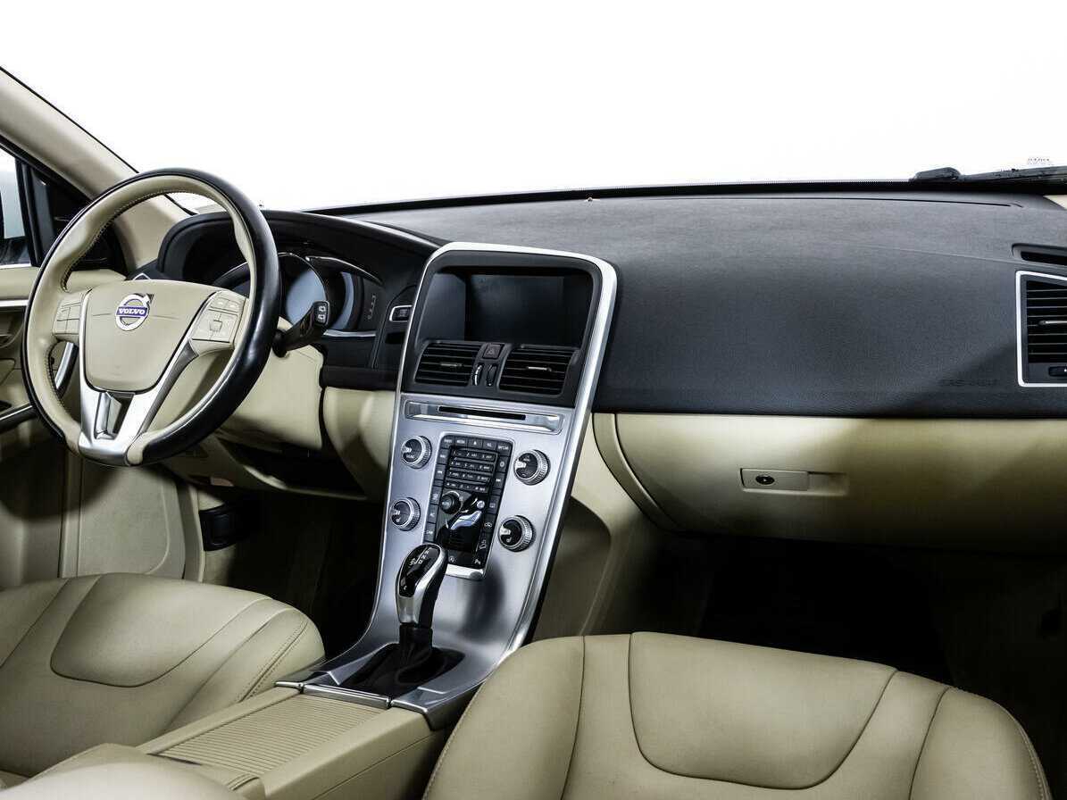 Купить Вольво ИксЦ60, 2016, 60 990 км.. Фото: #6