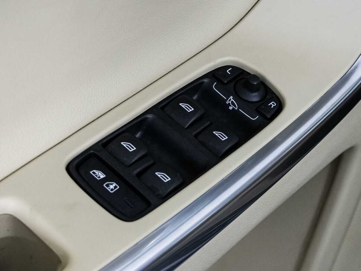 Купить Вольво ИксЦ60, 2016, 60 990 км.. Фото: #11