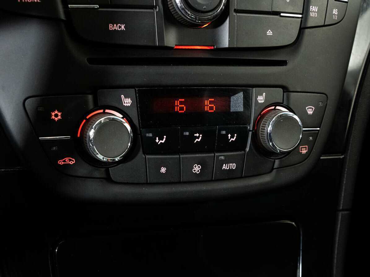 Купить Опель Инсигния, 2013, 215 792 км.. Фото: #9