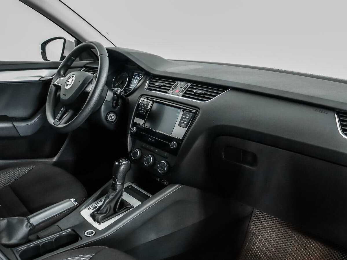 Купить Шкода Октавия, 2018, 143 347 км.. Фото: #10