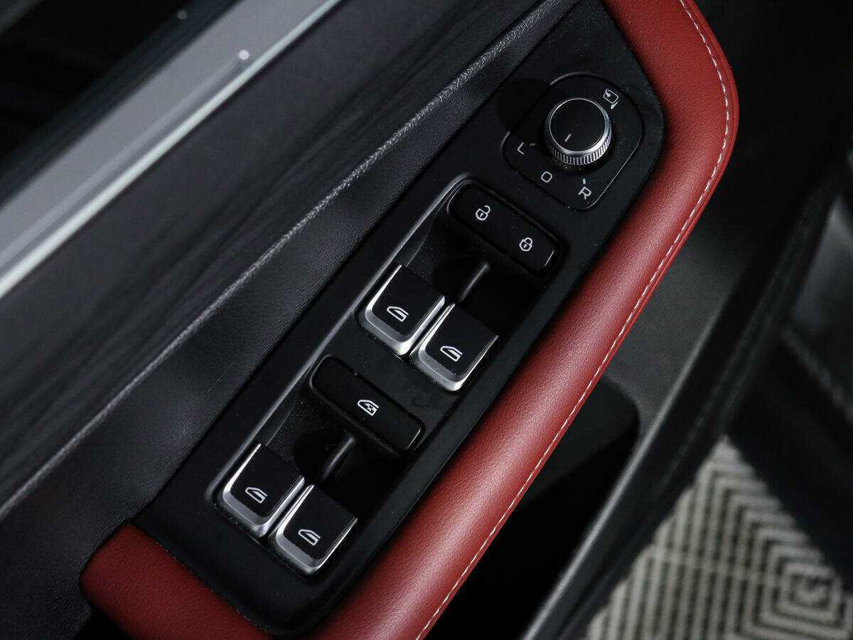 Купить Джили Кулрэй, 2023, 16 393 км.. Фото: #18