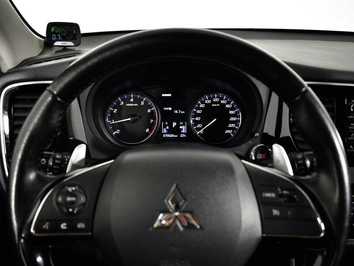 Купить Митсубиши Оутлэндер, 2016, 75 010 км.. Фото: #9