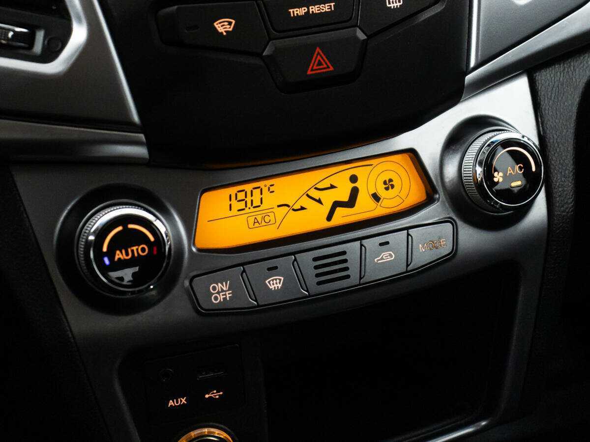 Купить Сан-Ён Актион, 2014, 102 145 км.. Фото: #14