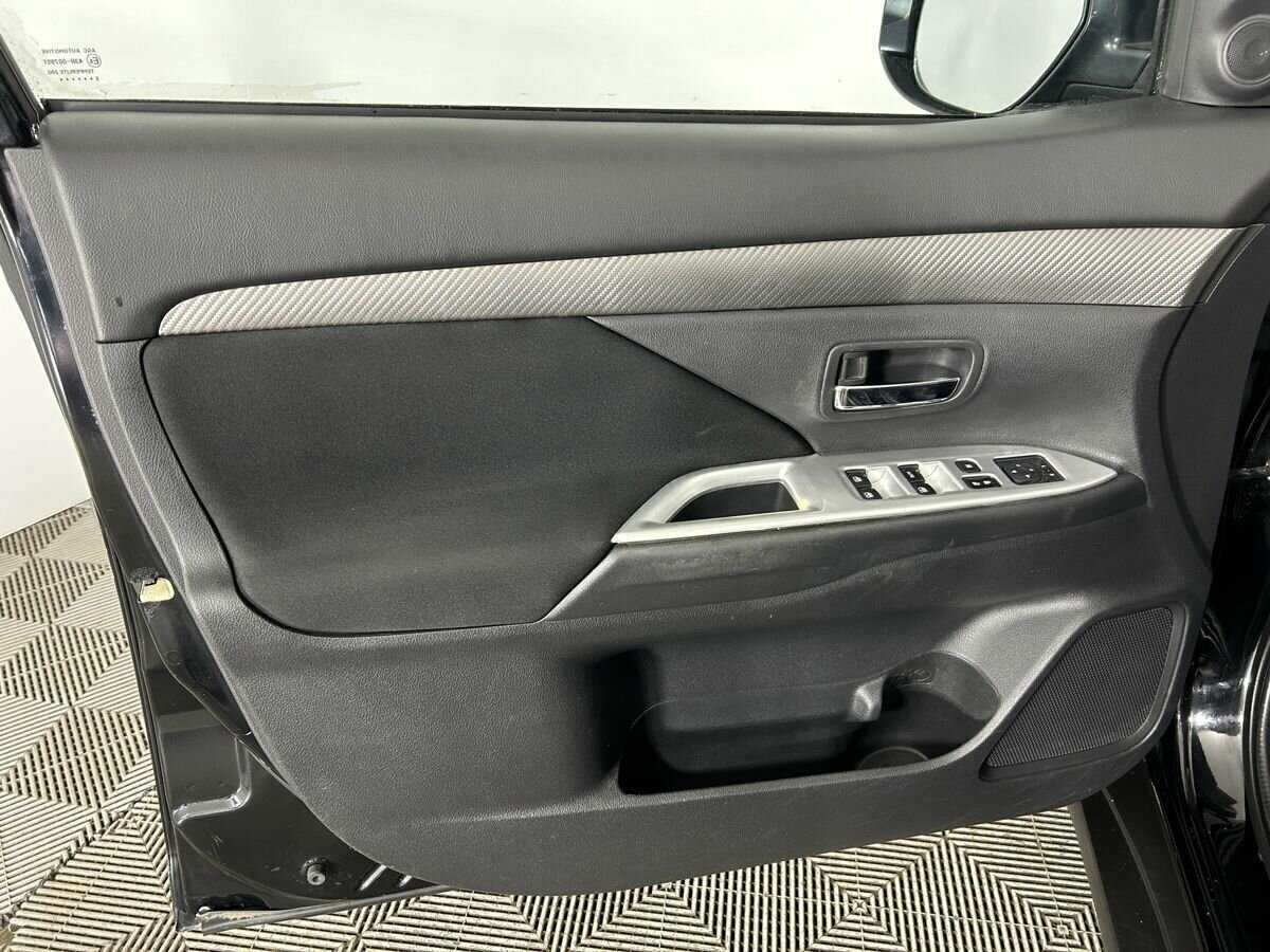 Купить Митсубиши Оутлэндер, 2015, 204 343 км.. Фото: #6