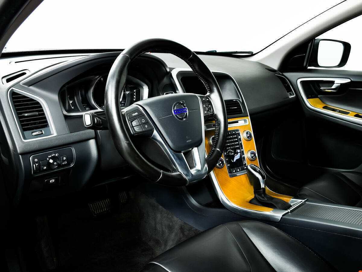 Купить Вольво ИксЦ60, 2016, 127 602 км.. Фото: #10