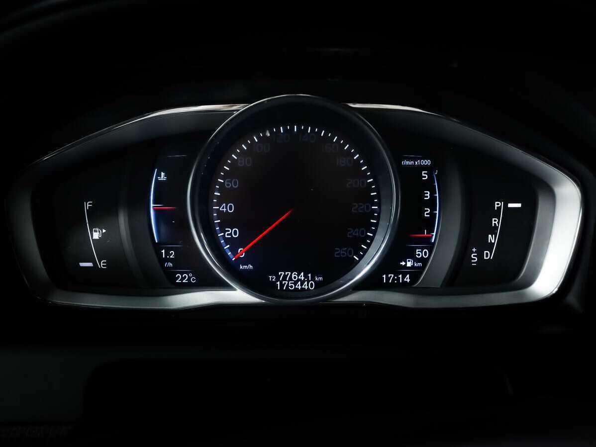 Купить Вольво ИксЦ60, 2014, 175 439 км.. Фото: #9