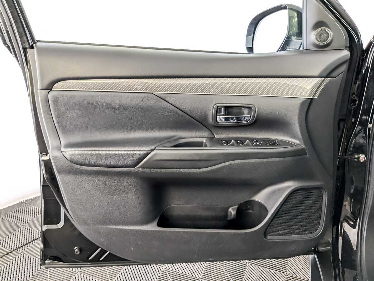 Купить Митсубиши Оутлэндер, 2021, 133 519 км.. Фото: #18