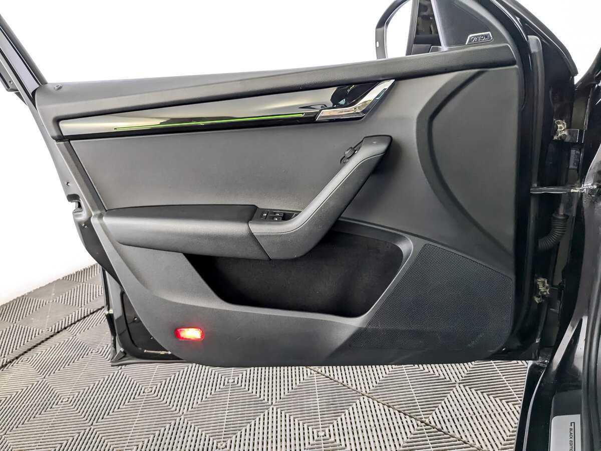 Купить Шкода Октавия, 2019, 129 242 км.. Фото: #18