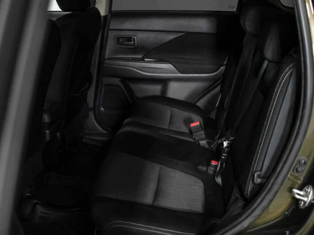 Купить Митсубиши Оутлэндер, 2017, 130 150 км.. Фото: #11