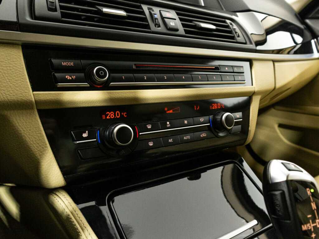 Купить БМВ 5 серии, 2014, 124 174 км.. Фото: #16