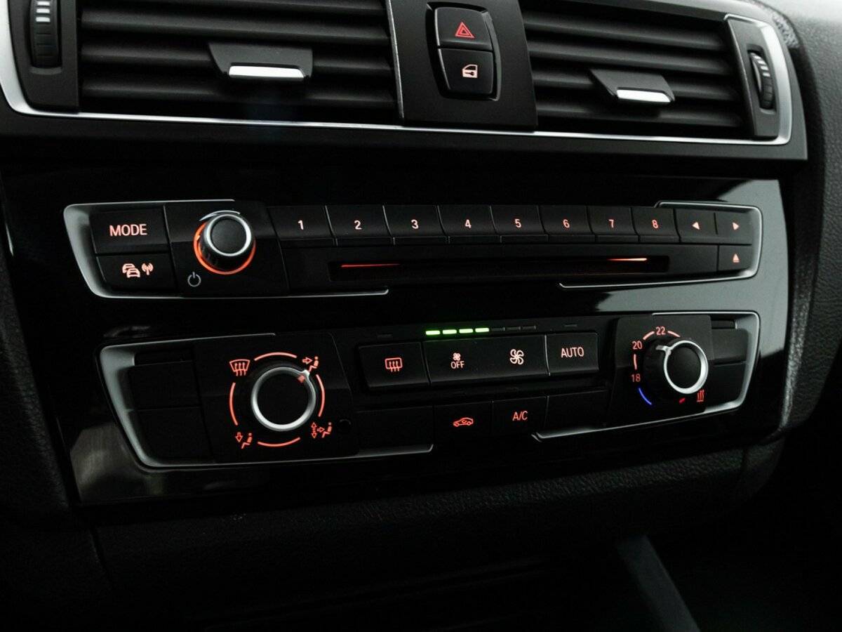 Купить БМВ 1 серии, 2017, 106 246 км.. Фото: #16