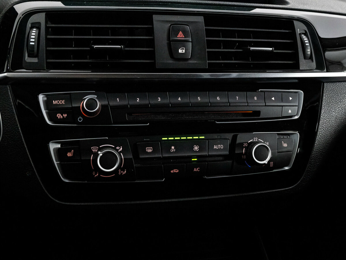 Купить БМВ 1 серии, 2017, 48 620 км.. Фото: #12